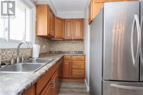 881 Robinson Drive, Sudbury, ON - Indoor Photo Showing Kitchen With Double Sink