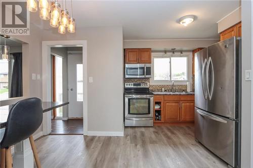 881 Robinson Drive, Sudbury, ON - Indoor Photo Showing Kitchen