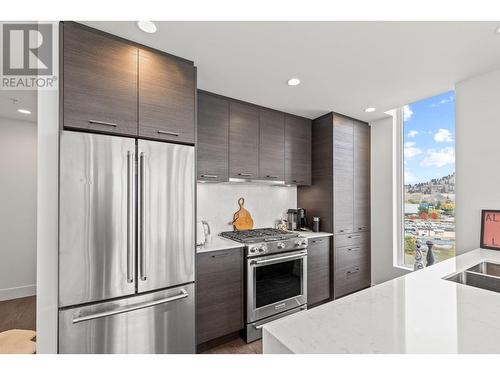 1181 Sunset Drive Unit# 802, Kelowna, BC - Indoor Photo Showing Kitchen With Stainless Steel Kitchen With Double Sink With Upgraded Kitchen