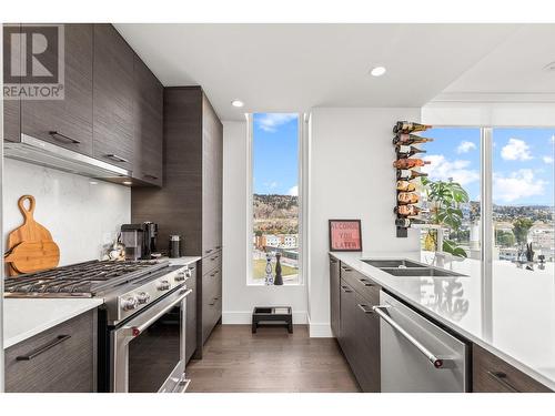 1181 Sunset Drive Unit# 802, Kelowna, BC - Indoor Photo Showing Kitchen With Double Sink With Upgraded Kitchen