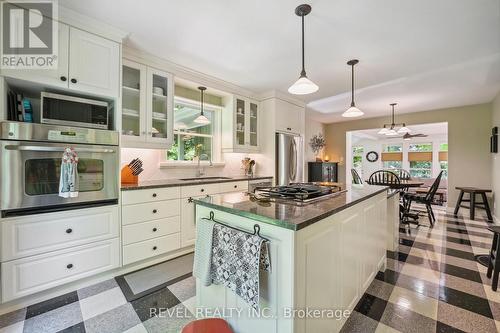 8181 Indian Trail, Guelph/Eramosa, ON - Indoor Photo Showing Kitchen