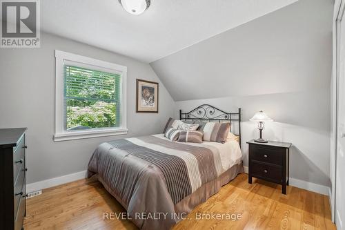 8181 Indian Trail, Guelph/Eramosa, ON - Indoor Photo Showing Bedroom