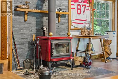 8181 Indian Trail, Guelph/Eramosa, ON - Indoor With Fireplace