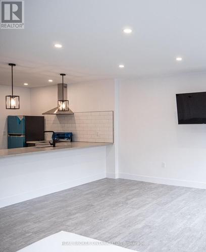 4 - 284 James Street N, Hamilton, ON - Indoor Photo Showing Kitchen