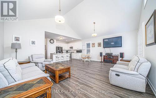 37 Corbett Street, Port Hope, ON - Indoor Photo Showing Living Room