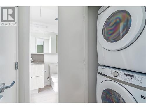 1488 Bertram Street Unit# 1303, Kelowna, BC - Indoor Photo Showing Laundry Room