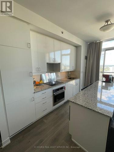 P209 - 426 University Avenue, Toronto, ON - Indoor Photo Showing Kitchen