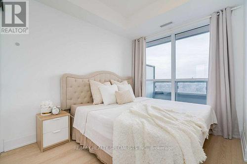 1405 - 120 Harrison Garden Boulevard, Toronto, ON - Indoor Photo Showing Bedroom