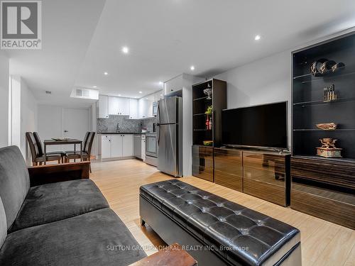 19 Nevada Avenue, Toronto, ON - Indoor