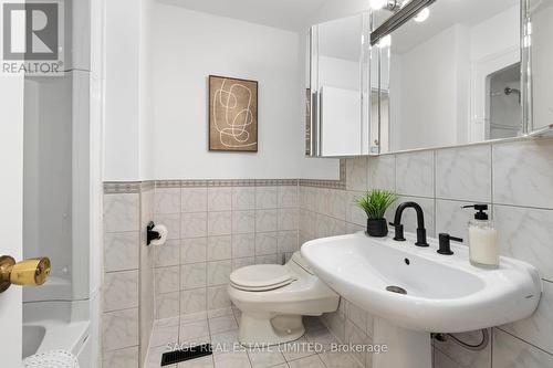 27 Yatesbury Road, Toronto, ON - Indoor Photo Showing Bathroom