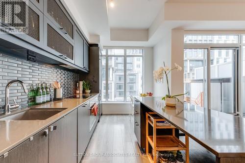 622 - 783 Bathurst Street, Toronto, ON - Indoor Photo Showing Kitchen With Upgraded Kitchen