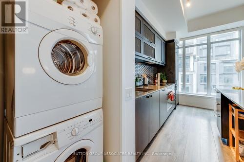 622 - 783 Bathurst Street, Toronto, ON - Indoor Photo Showing Laundry Room