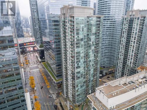 1705 - 30 Grand Trunk Crescent, Toronto, ON - Outdoor With Facade