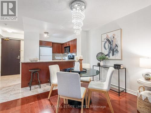 1705 - 30 Grand Trunk Crescent, Toronto, ON - Indoor Photo Showing Dining Room