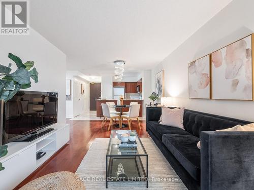 1705 - 30 Grand Trunk Crescent, Toronto, ON - Indoor Photo Showing Living Room