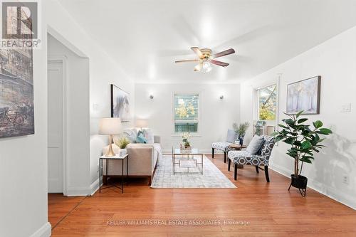 859 Aviation Road, Mississauga, ON - Indoor Photo Showing Living Room