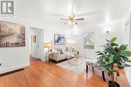 859 Aviation Road, Mississauga, ON - Indoor Photo Showing Living Room