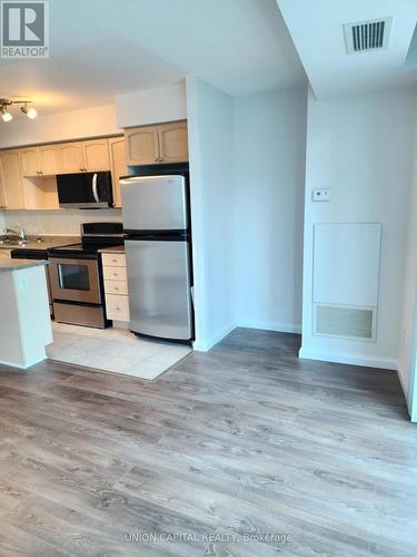 1113 - 18 Yonge Street, Toronto, ON - Indoor Photo Showing Kitchen