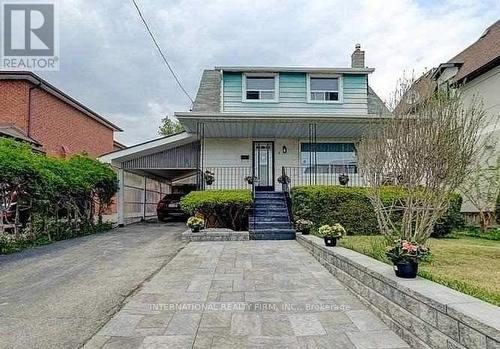 8 Farrell Avenue, Toronto, ON - Outdoor