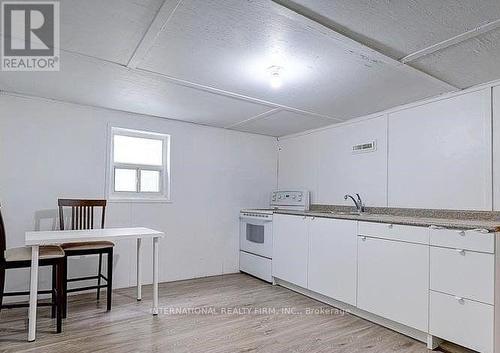 8 Farrell Avenue, Toronto, ON - Indoor Photo Showing Kitchen