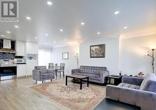 8 Farrell Avenue, Toronto, ON - Indoor Photo Showing Living Room