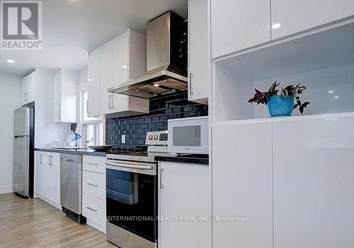 8 Farrell Avenue, Toronto, ON - Indoor Photo Showing Kitchen