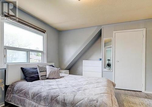 8 Farrell Avenue, Toronto, ON - Indoor Photo Showing Bedroom