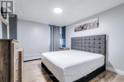 402 - 1950 Kennedy Road, Toronto, ON - Indoor Photo Showing Bedroom