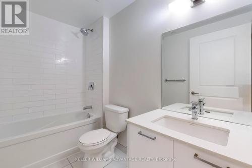 406 - 1630 Queen Street E, Toronto, ON - Indoor Photo Showing Bathroom