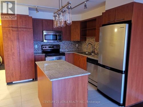 1001 - 37 Galleria Pkwy, Markham, ON - Indoor Photo Showing Kitchen With Double Sink