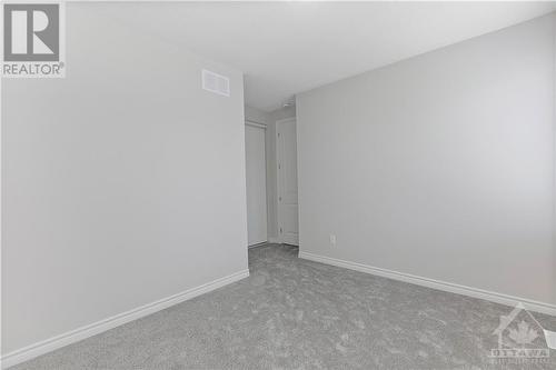 158 Aubrais Crescent, Ottawa, ON - Indoor Photo Showing Other Room