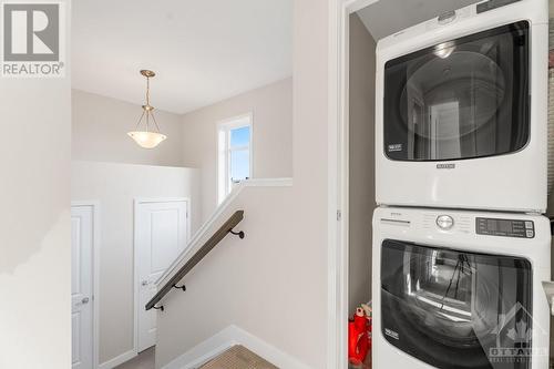 70 Franchise Private, Ottawa, ON - Indoor Photo Showing Laundry Room