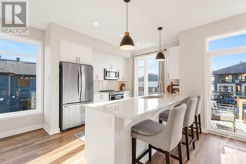 70 Franchise Private, Ottawa, ON - Indoor Photo Showing Kitchen With Upgraded Kitchen