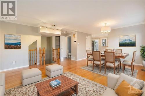 102 Briston Private, Ottawa, ON - Indoor Photo Showing Living Room