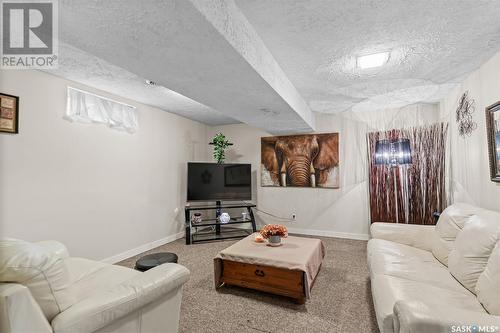 119 Whiteshore Crescent, Saskatoon, SK - Indoor Photo Showing Living Room