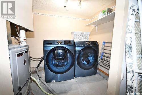 500 20Th Street E, Prince Albert, SK - Indoor Photo Showing Laundry Room