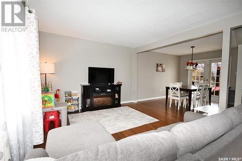 500 20Th Street E, Prince Albert, SK - Indoor Photo Showing Living Room