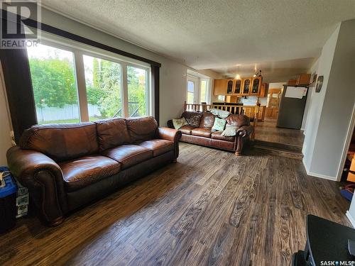 139 Neusch Crescent, Saskatoon, SK - Indoor Photo Showing Living Room