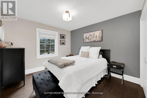 7892 5Th Side Road, Adjala-Tosorontio, ON - Indoor Photo Showing Bedroom