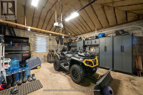 7892 5Th Side Road, Adjala-Tosorontio, ON - Indoor Photo Showing Garage