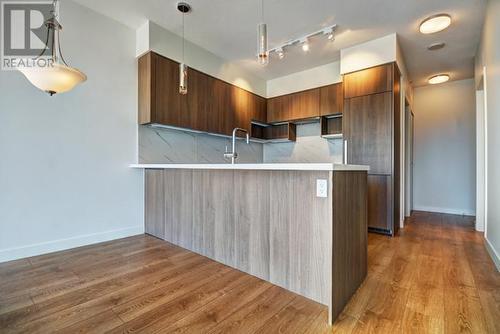 1706 6588 Nelson Avenue, Burnaby, BC - Indoor Photo Showing Kitchen