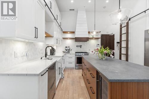 103 199 Victory Ship Way, North Vancouver, BC - Indoor Photo Showing Kitchen With Upgraded Kitchen