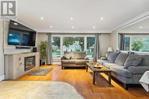 3 Coniston Avenue, Brampton, ON - Indoor Photo Showing Living Room With Fireplace