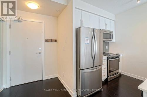 2809 - 4011 Brickstone Mews, Mississauga, ON - Indoor Photo Showing Kitchen With Stainless Steel Kitchen