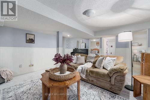 81 Bridges Drive, Clarington (Newcastle), ON - Indoor Photo Showing Living Room