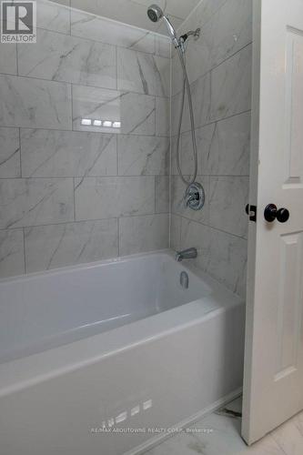 1670 Saltdene Terrace, Mississauga, ON - Indoor Photo Showing Bathroom