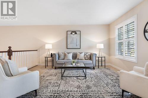 42 Butternut Grove Lane, Hamilton, ON - Indoor Photo Showing Living Room