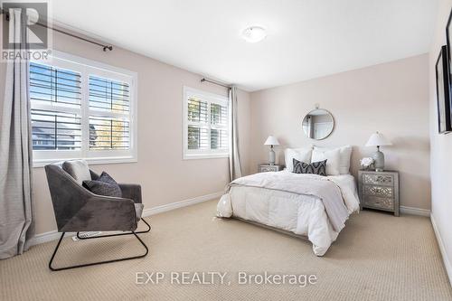 42 Butternut Grove Lane, Hamilton, ON - Indoor Photo Showing Bedroom