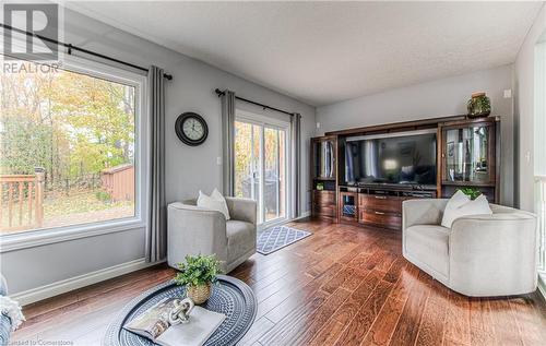 360 University Downs Crescent, Waterloo, ON - Indoor Photo Showing Living Room