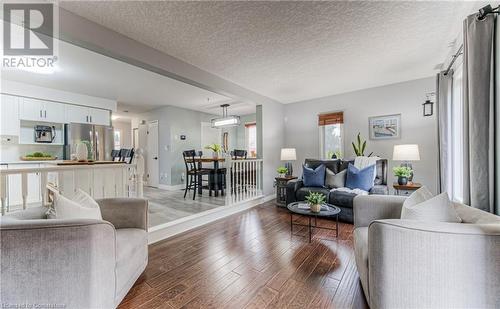 360 University Downs Crescent, Waterloo, ON - Indoor Photo Showing Living Room